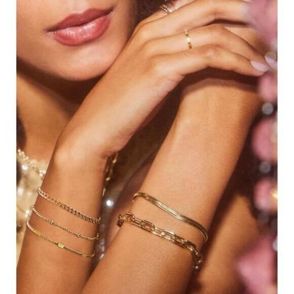 Gold Bracelets for Women,Waterproof Gold Bracelet Stack Set Dainty 18k - Picture 5 of 6
